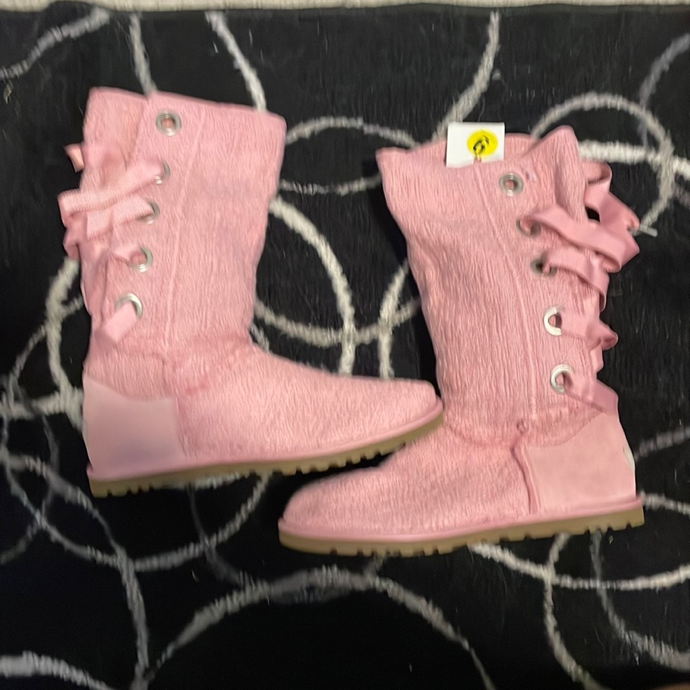 UGG BOOTS